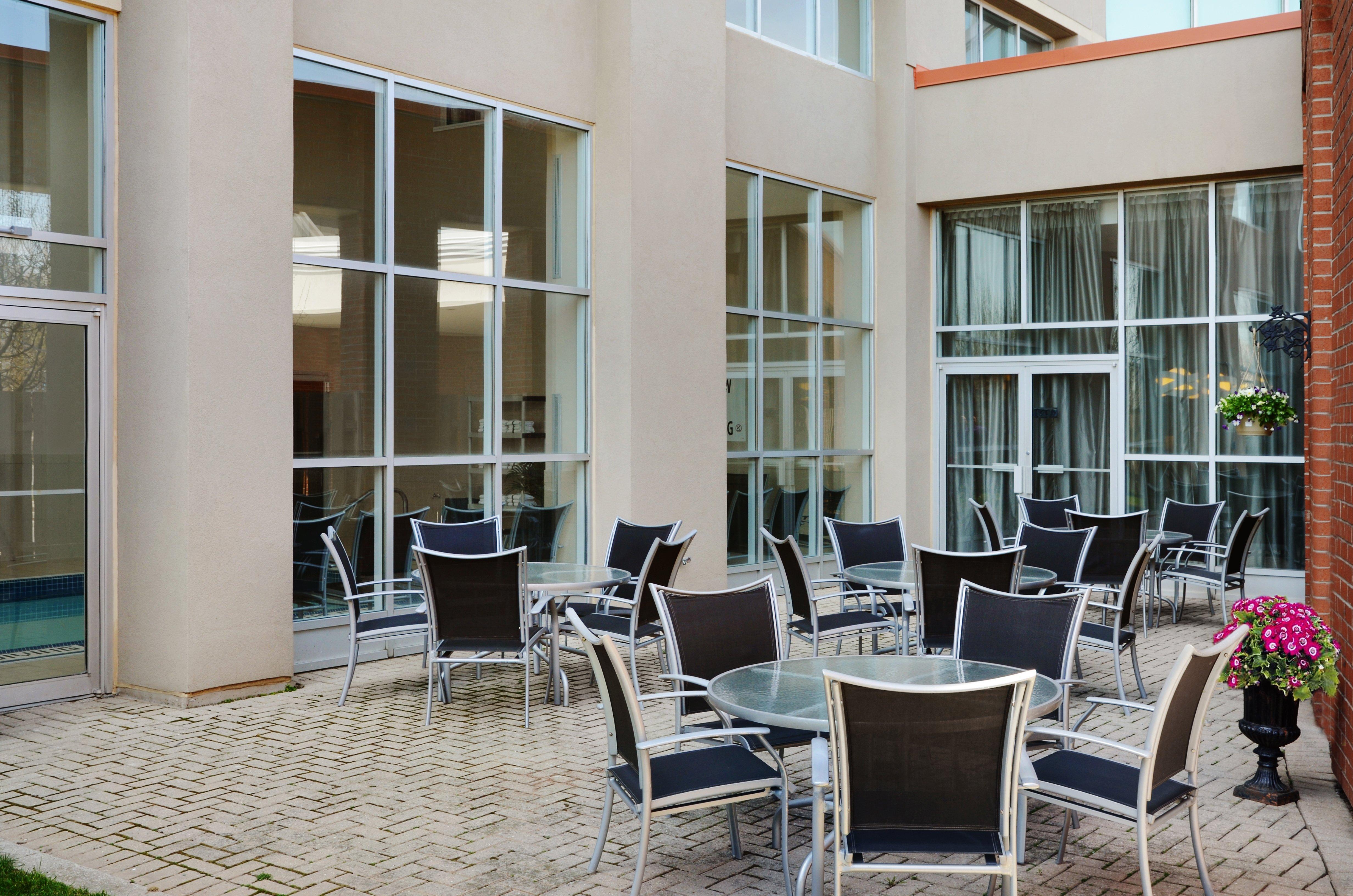 Holiday Inn Hotel & Suites London By Ihg Exterior foto